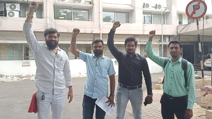 मनसे कडून १ मे रोजी तहसीलदारांना दिलेल्या निवेदनाची तहसीलदाराकडून कारवाई नाही.